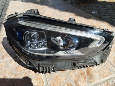 Фара правый  digital full led mercedes w206 a2069065404 фото №1