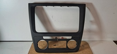 Рамка захист радіо навігації кондиціонера skoda yeti rns columbus 5l0858069 фото №1