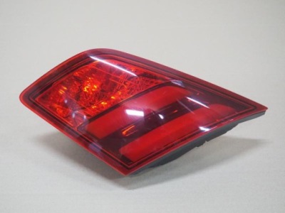 Лампа w кришка правий задній led peugeot 308 ii t9 hb 9677818280 фото №1