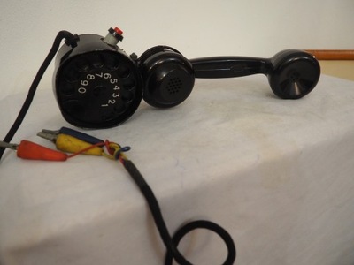 Stary telefon słuchawka z tarczą Ericsson