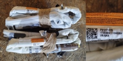 Шторка безпеки ліва volvo c30 p31271075 оригінальна гарантія фото №1