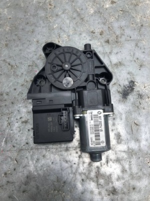 Моторчик стекло правый перед renault scenic iii 807302741r фото №1