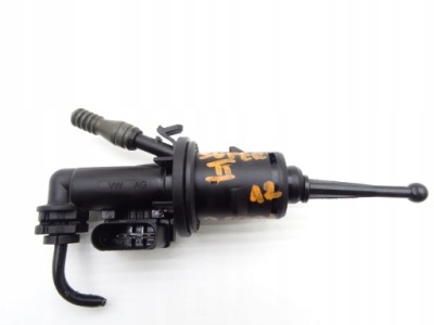 Помпа сцепления skoda superb ii 1k0721388t фото №1