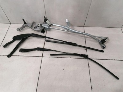 Mercedes cls c257 w257 передня частина двірник двигун a2138205904 двигун rhd фото №1