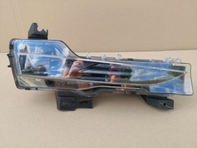 Tesla 3 протитуманна фара передній правий led drl 1077396-00-d фото №1