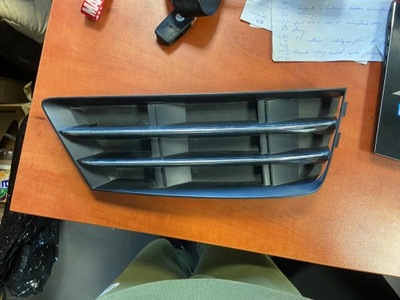 AUDI A4 B9 15- DEFLECTOR DE PARAGOLPES CON CON CROMO DERECHA 8W0807682R  