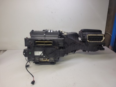 Обігрівач комплектна audi a4 b8 q5 8k1820005ar фото №1