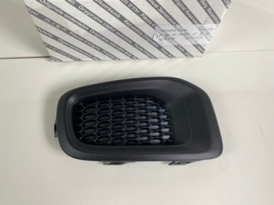 Решітка бампера права jeep renegade 2014 фото №1