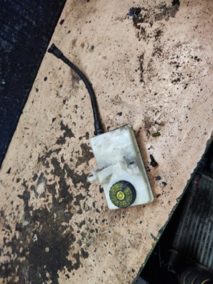 Peugeot partner ii berlingo ii бачок жидкость тормозной фото №1