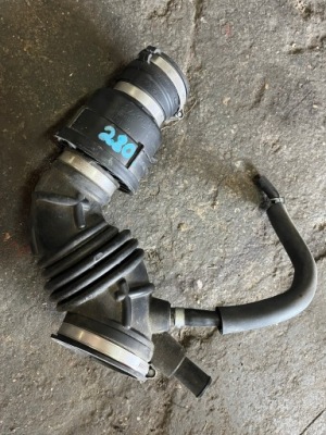 280 hyundai kia 1.6t труба шланг пабтрубок  воздуха 28191-d3501 фото №1