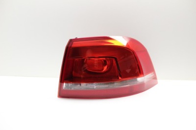 Vw passat b7 kombi 3af лампа права задня 2010+ фото №1