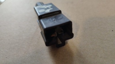 Датчик стоп subaru forester sg 2006 - 2 контакти фото №1
