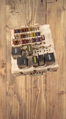 Коробка запобіжників ford transit connect 1.8d фото №1