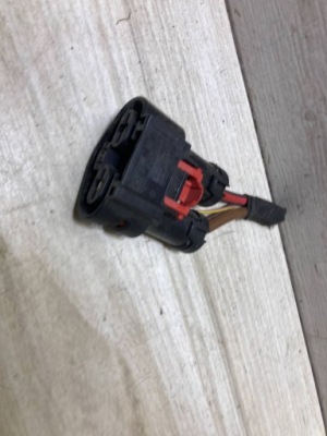 Volkswagen atlas 2019 штекер вентилятор фото №1