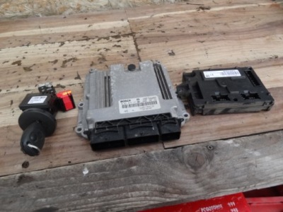 Dacia dokker 2013 1,5 dci бортовий комп'ютер 237102213r kpl фото №1