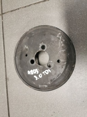 Шків насоса води a6 c6 3.0 tdi 059121031j фото №1