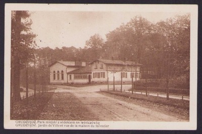 Grudziądz - Park miejski z widokiem na leśniczówkę