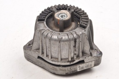 Mercedes slk iii w172 r172 2.2 кронштейн подушка двигателя a1722401317 фото №1