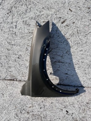 Q3 8u крыло правый перед золотой фото №1