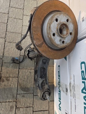 Mercedes w246 w176 w117 поворотний кулак задня права фото №1