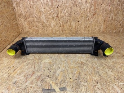Радіатор повітря інтеркулер volvo v40 2 2.0d 31338474 2012- фото №1