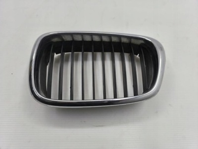 Решітка радіатора капот ліва bmw e39 2.5b фото №1