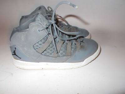 Buty dziecięce NIKE Air Jordan Max Aura PS AQ9216-010 33 20,5cm