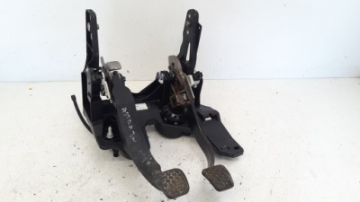 Педалі зчеплення гальма 13252175 opel astra j фото №1