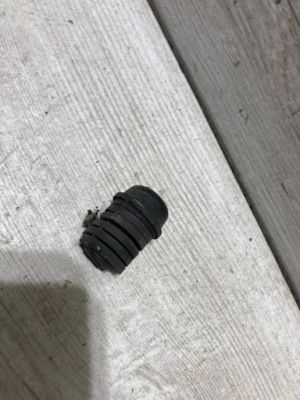 Opel crossland x 2018 отбойник резиновый элемент капот фото №1