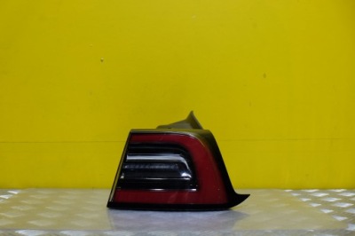 Tesla 3 2017 2018- фара задній правий led америка фото №1