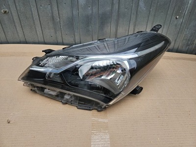 Toyota yaris iii lift лампа ліва перед передня фото №1