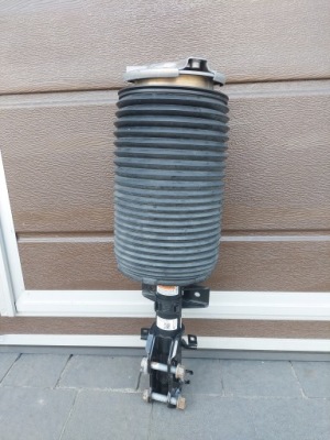 Mercedes w447 v амортизатор пневматический правый фото №1