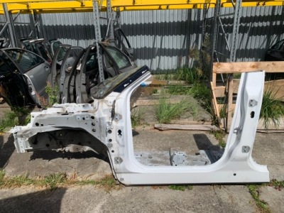 Range rover evoque ii 2019- l551 чверть лівий перед довга фото №1