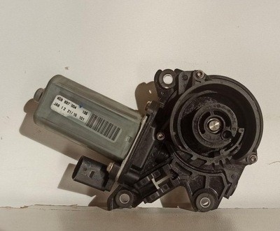 Audi a7 4g доводчик двері правий перед 4g8837004 фото №1