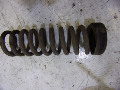 Пружина задній задня mercedes-benz w124 2.5 фото №1