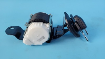 Bmw f39 ремінь безпеки задній середній 7441685 фото №1