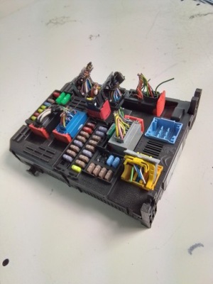 M463 коробка предохранителей модуль bsi opel corsa f 9832880280 фото №1