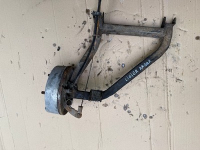 Поворотний кулак ступиця ліва лівий задній ligier ambra фото №1