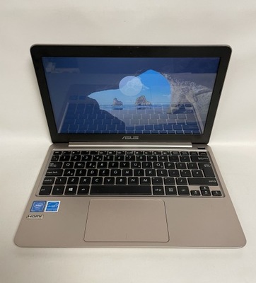 Laptop Asus E200HA Intel Atom/ 2 GB / 32 GB