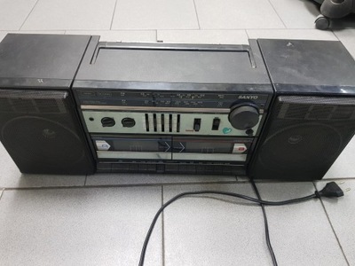 Radiomagnetofon marki SANYO MW227LO