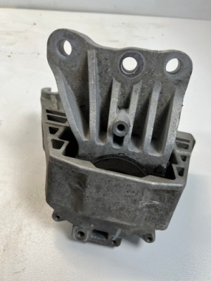 Jeep compass ii 1.3 hybrid подушка кронштейн двигателя фото №1