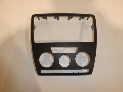 Рамка защита консоли оригинальный номер skoda octavia 2 1z0858069e фото №1