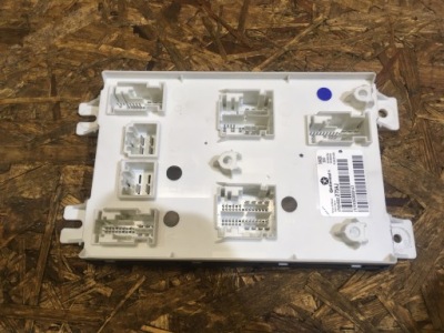 Модуль комфорта блок управления бортовой компьютер bcm charger 2013 фото №1