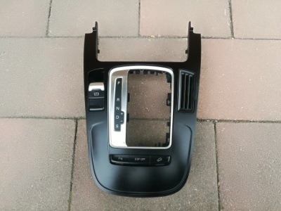 Рамка середня тунель 8k0864261 --audi a5 8t a4 b8 q5 8r фото №1