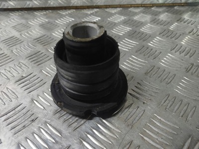 Lexus rc 350 резиновый элемент подрамник задняя задняя шаровая опора фото №1