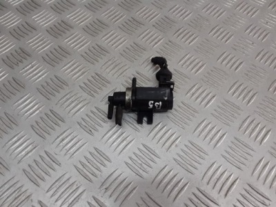 Клапан вакуумa volkswagen passat b5 1.9 tdi фото №1