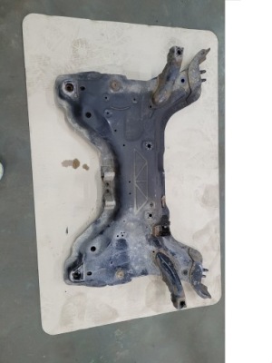 Partner berlingo ii подрамник двигателя фото №1