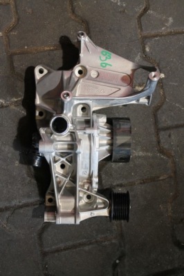 636. насос води bmw 9845234 фото №1