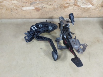 Fiesta mk7 педаль зчеплення гальма ay117b633ad 12-17 фото №1