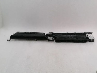 Tesla model 3 long range air vent 1111597-00-b повітропровід права права сторін фото №1